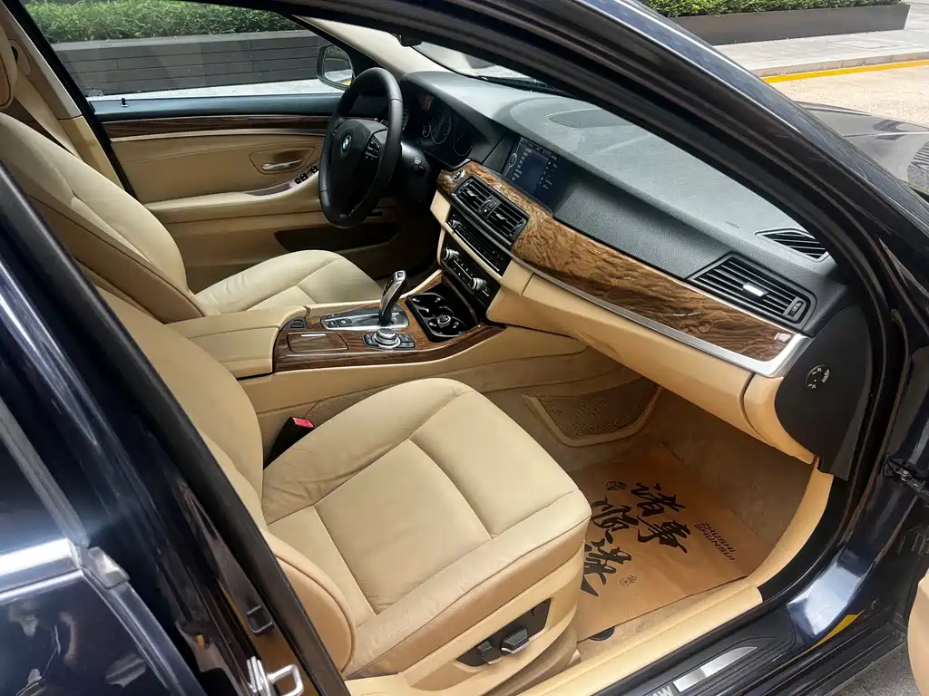BMW 5 Series — миниатюра 15