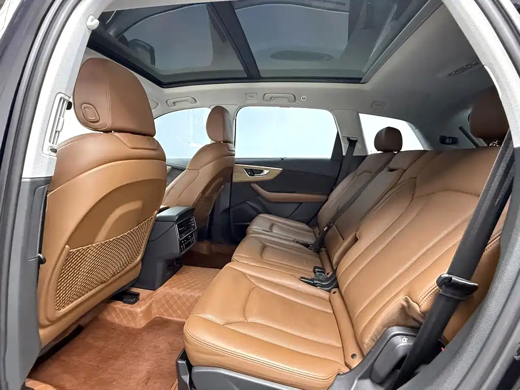 Audi Q7 — миниатюра 5