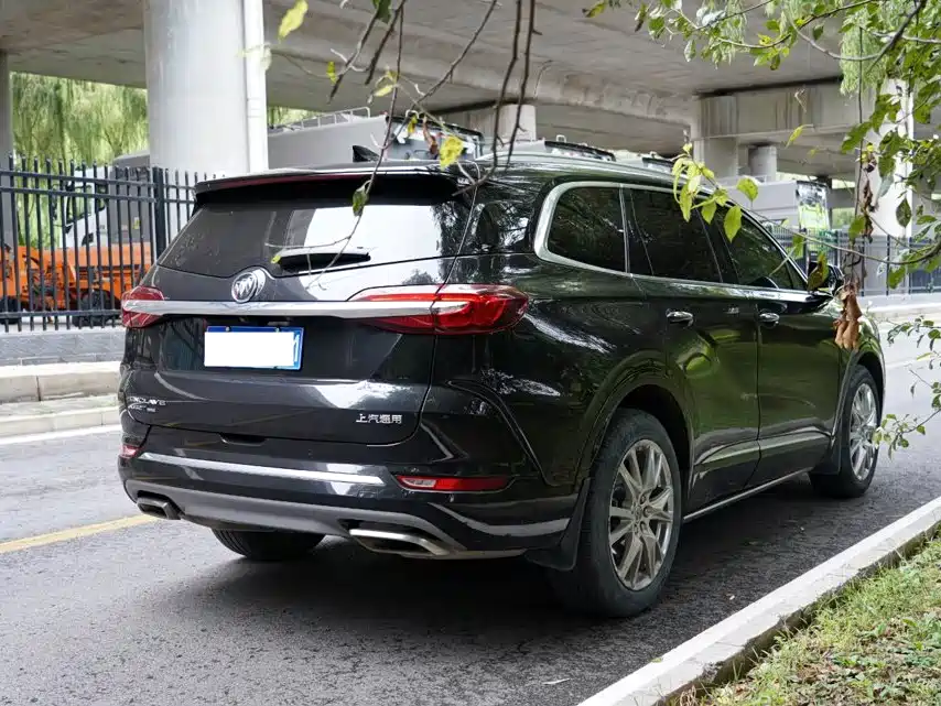 Buick Enclave — миниатюра 15