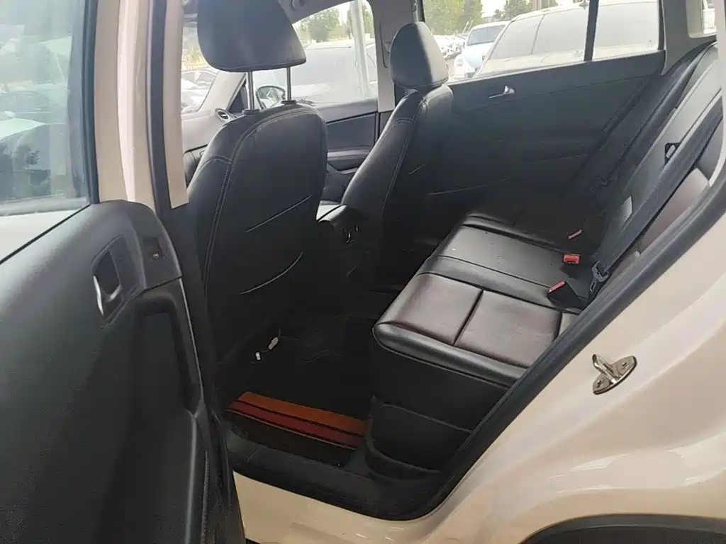 Volkswagen Tiguan — миниатюра 17