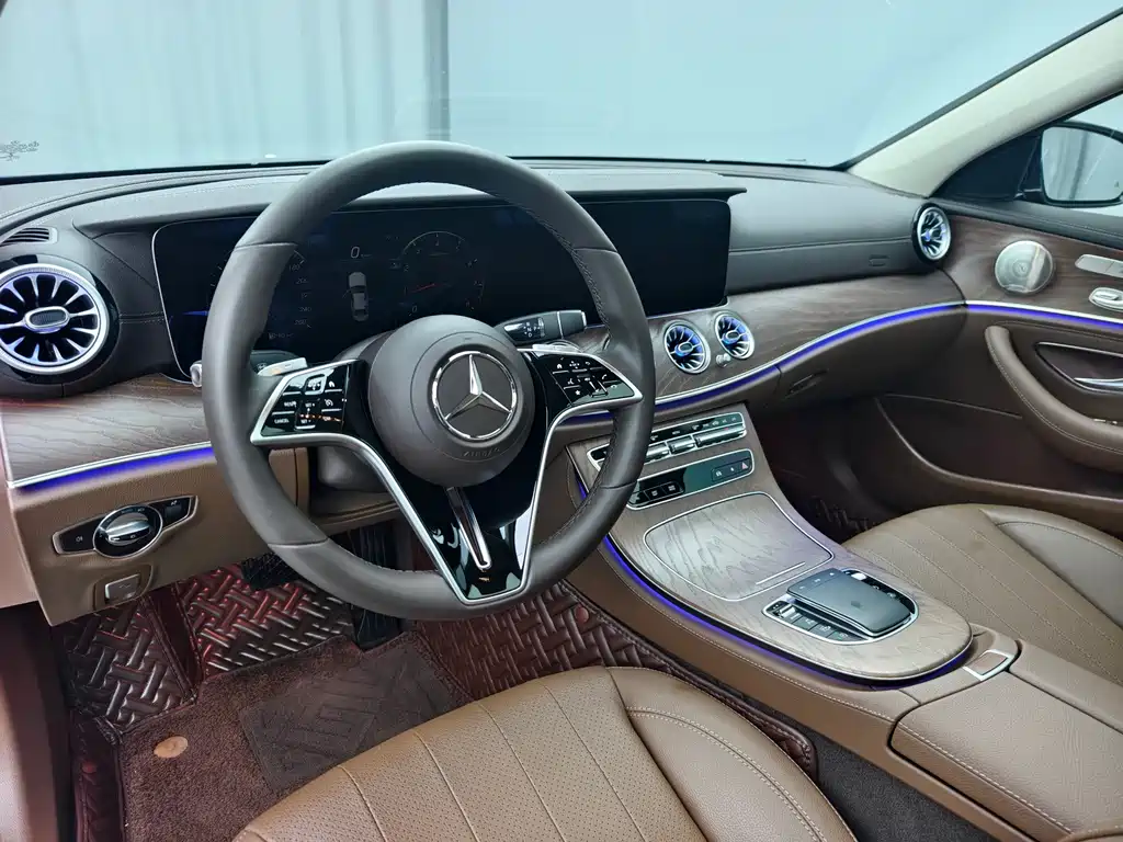 Mercedes-Benz E-Class — миниатюра 8