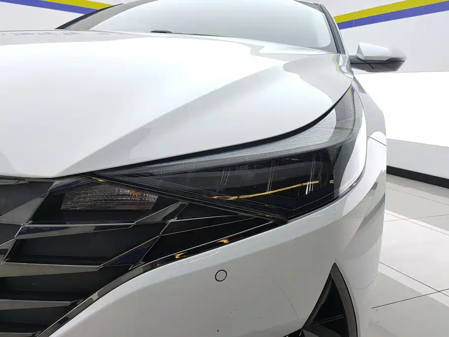 Hyundai Elantra — миниатюра 5