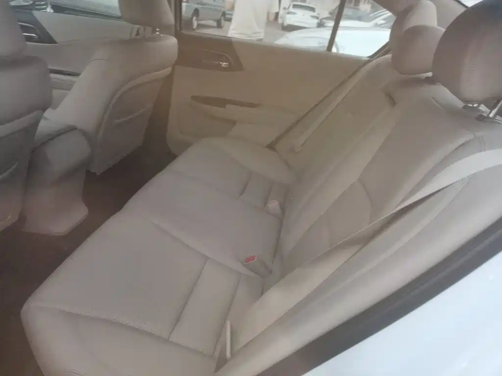 Honda Accord — миниатюра 17