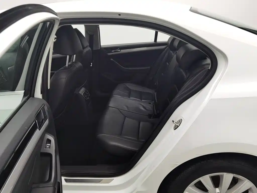 Volkswagen Sagitar — миниатюра 15