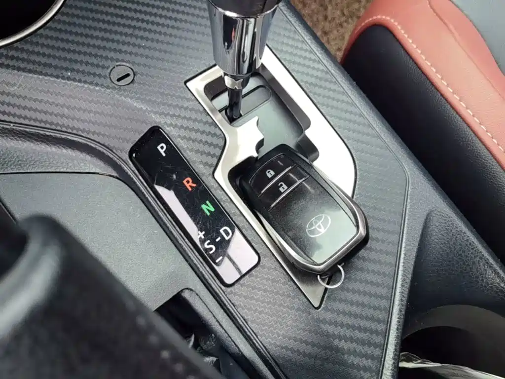 Toyota RAV4 — миниатюра 13