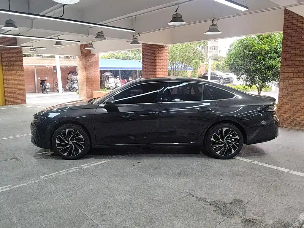 Volkswagen Sagitar — миниатюра 2