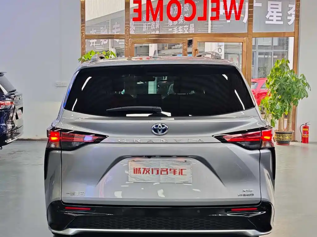 Toyota Granvia — миниатюра 19