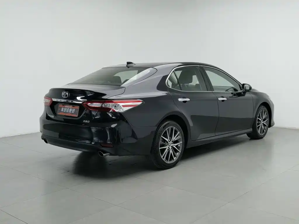 Toyota Camry — миниатюра 2