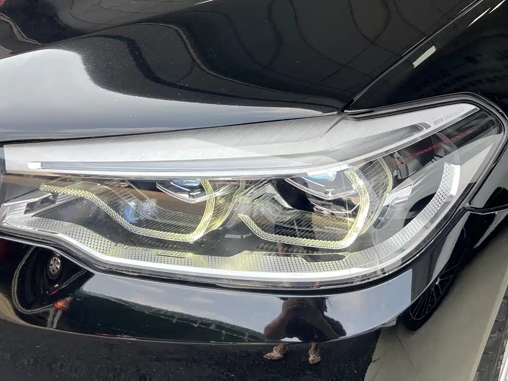 BMW 5 Series — миниатюра 9