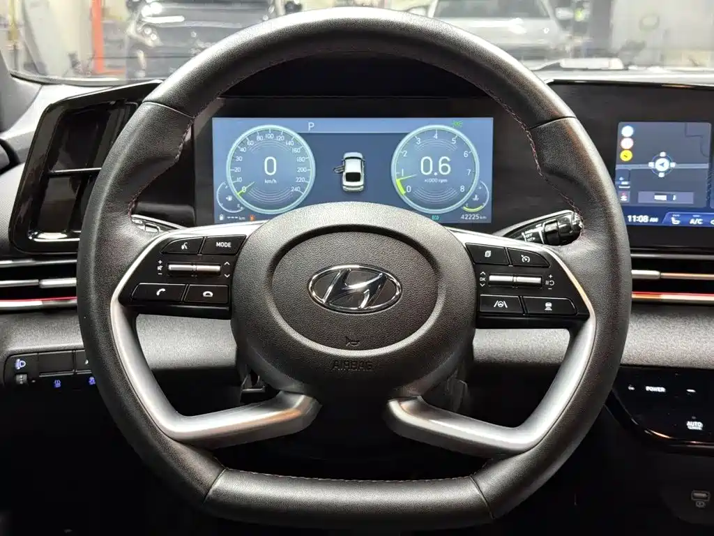 Hyundai Elantra — миниатюра 7