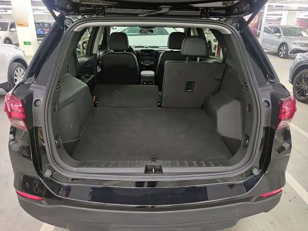 Chevrolet Equinox — миниатюра 19