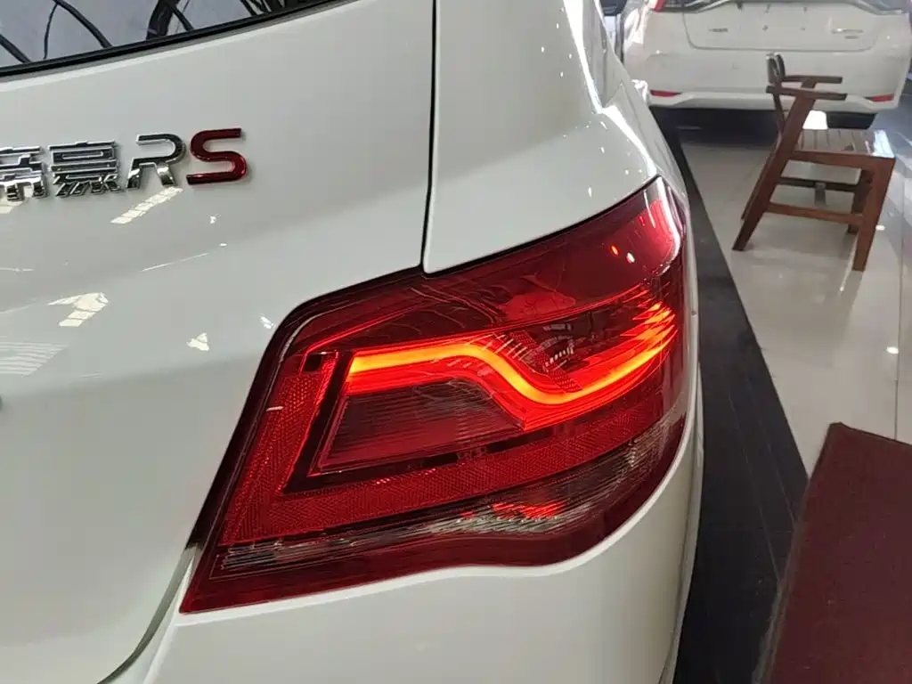 Geely Emgrand — миниатюра 8