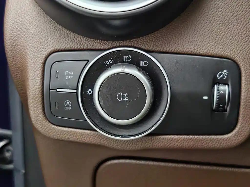 Alfa Romeo Stelvio — миниатюра 21