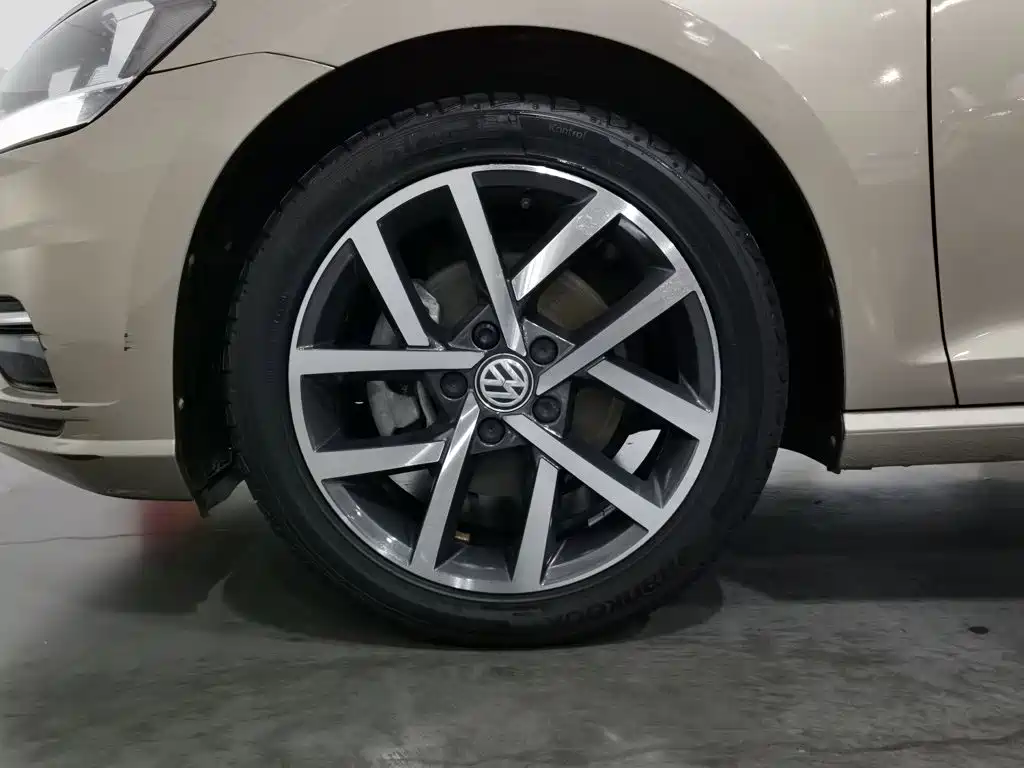 Volkswagen Golf — миниатюра 17