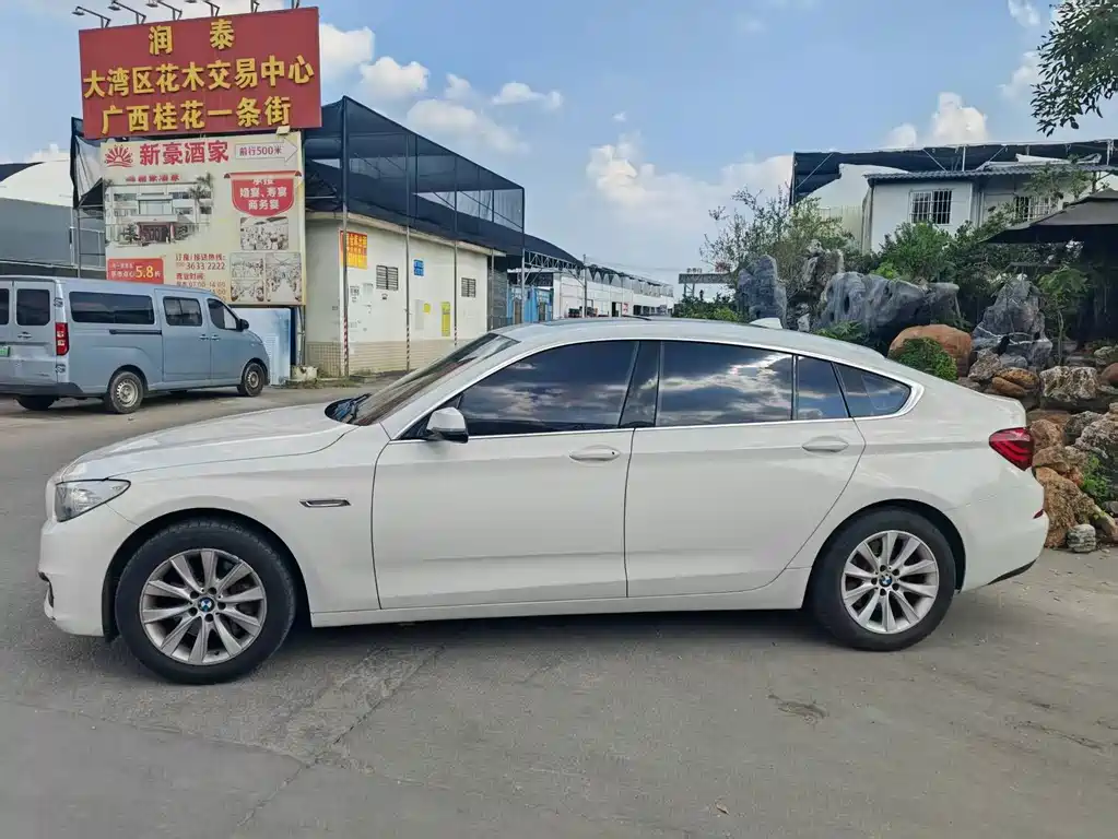 BMW 5 Series GT — миниатюра 7