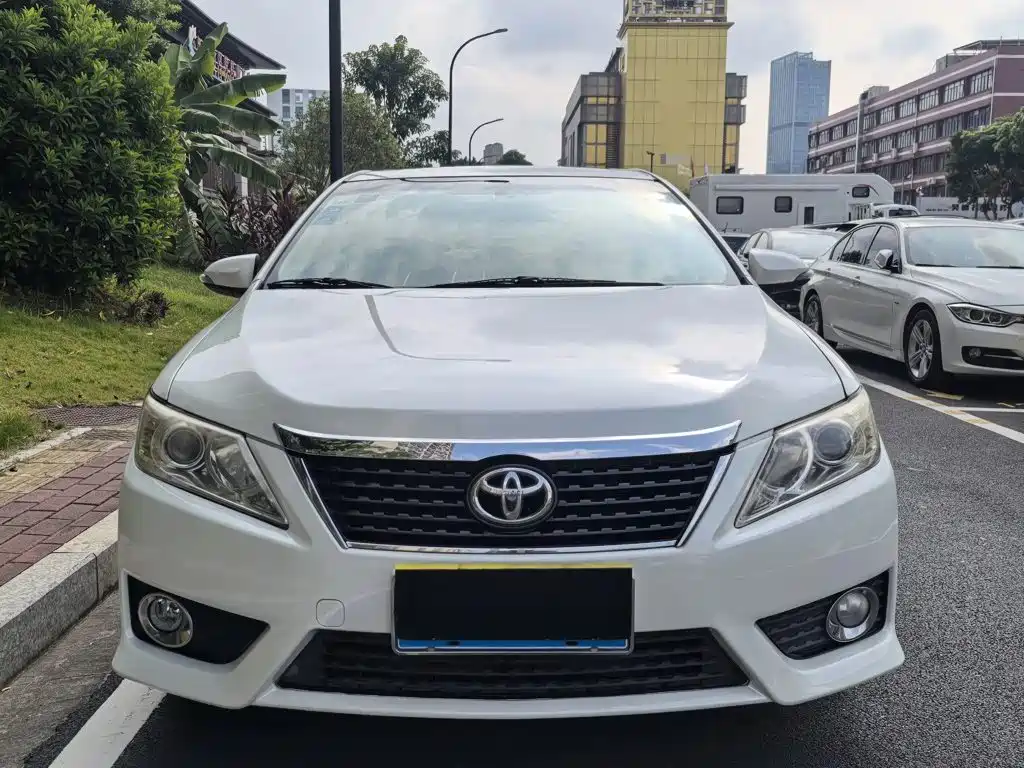 Toyota Camry — миниатюра 2