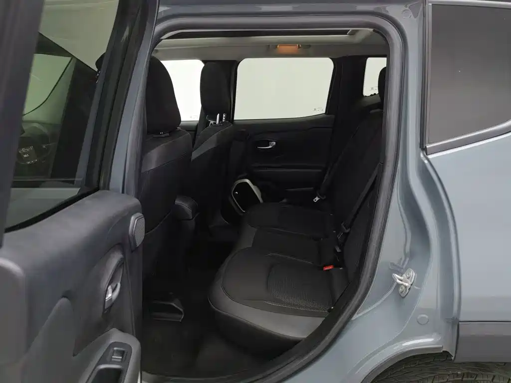 Jeep Renegade — миниатюра 15
