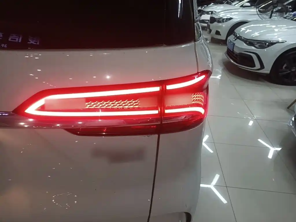 Roewe iMAX8 — миниатюра 8