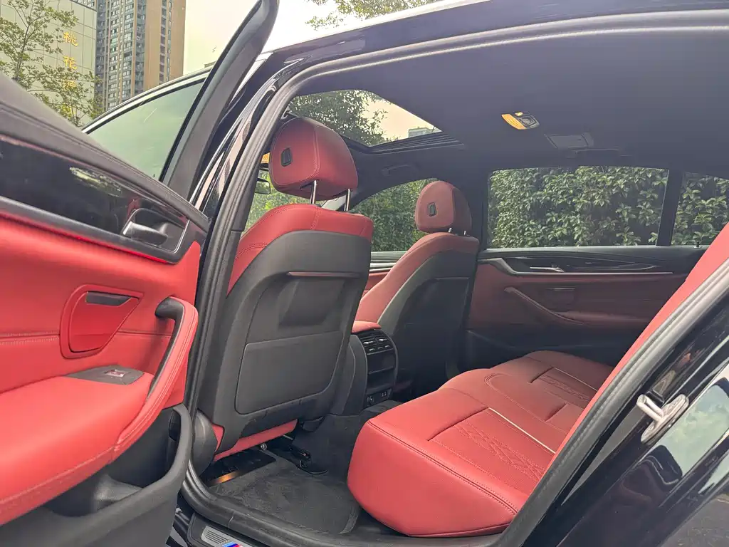 BMW 5 Series — миниатюра 9