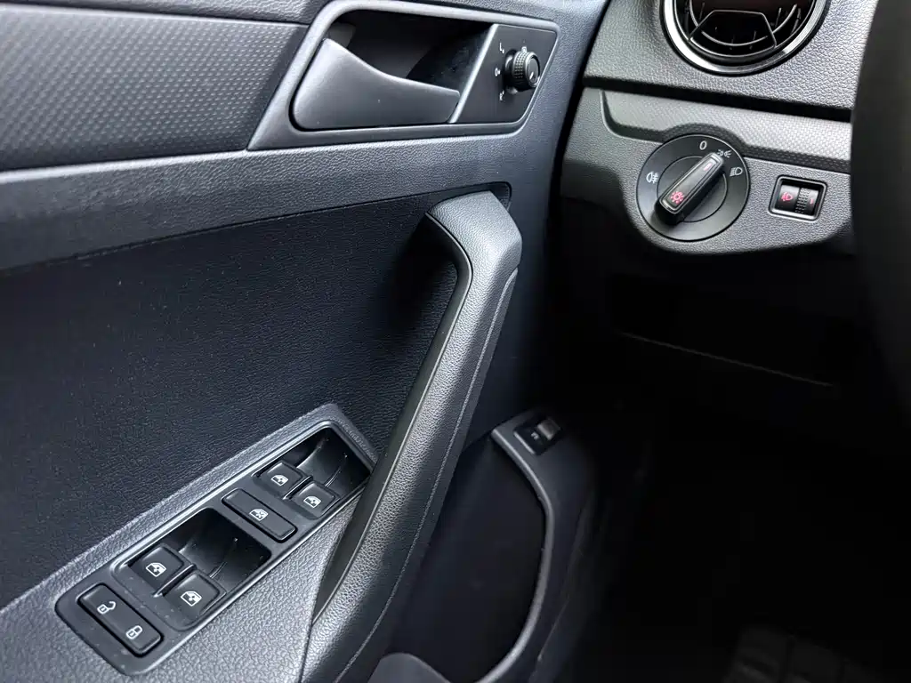 Volkswagen Jetta — миниатюра 13