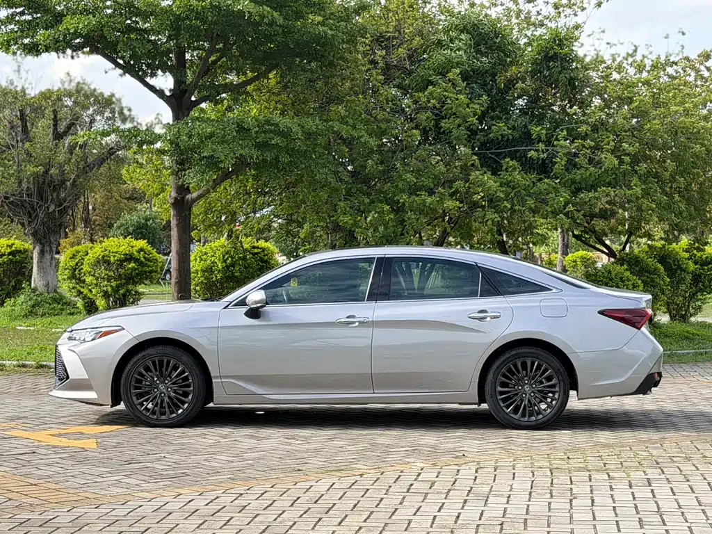 Toyota Avalon 2022 2.0L XLE Premium