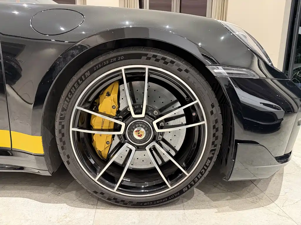 Porsche 911 2022 Turbo S 3.7T