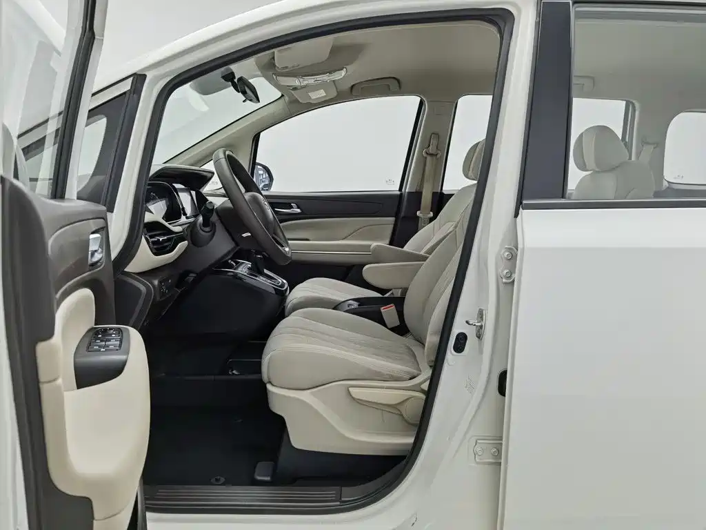 GAC Motor Trumpchi M6 — миниатюра 10