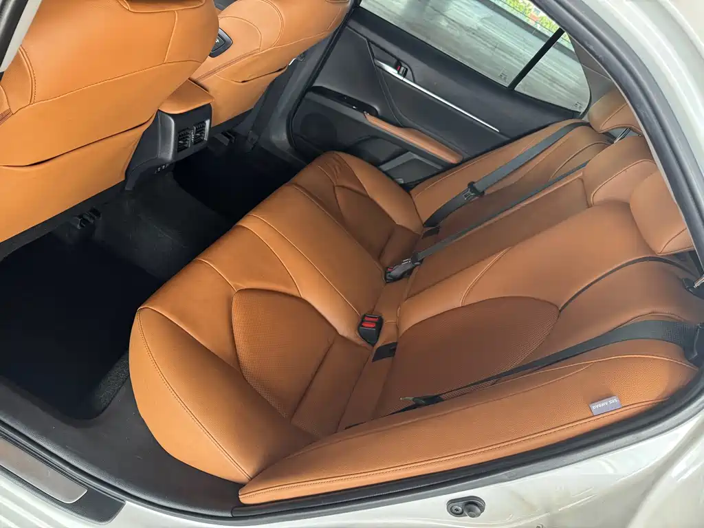 Toyota Camry — миниатюра 7