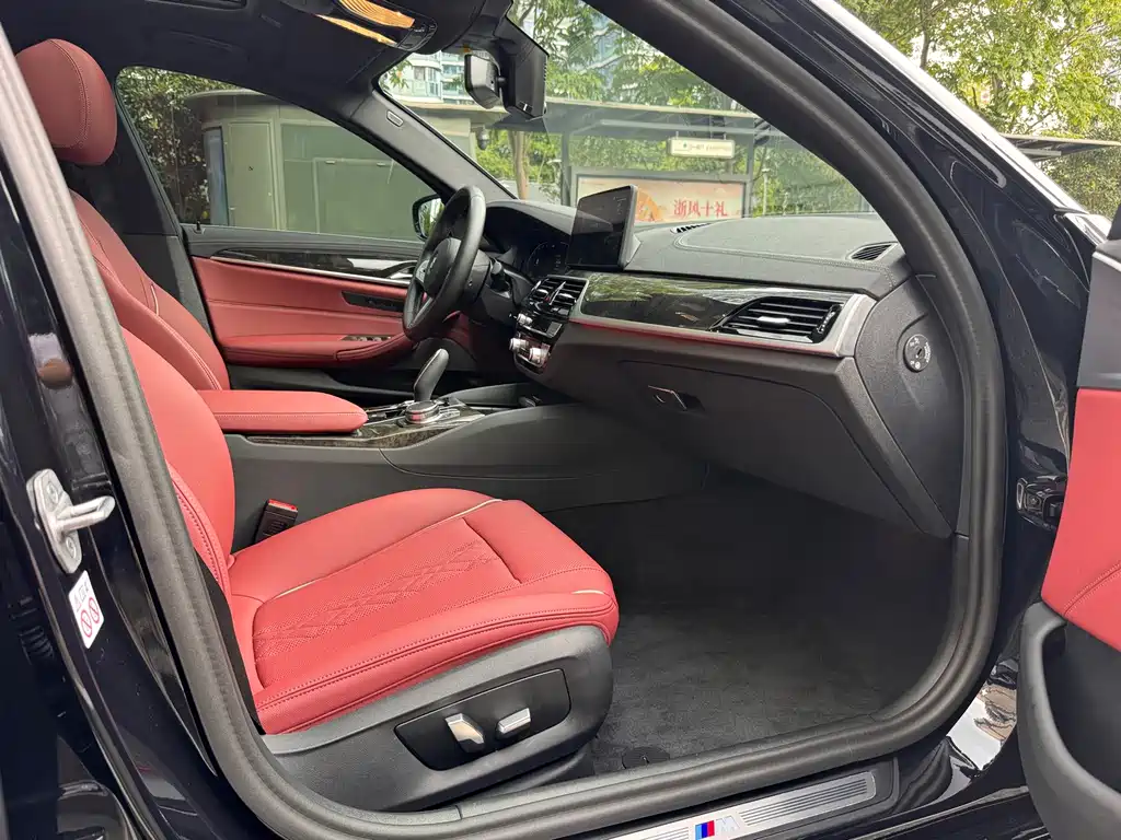 BMW 5 Series — миниатюра 14