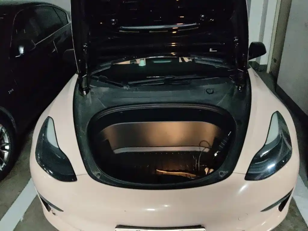Tesla Model 3 — миниатюра 16
