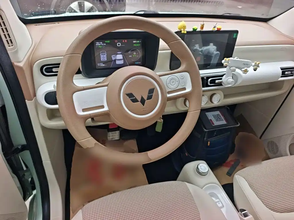 Wuling MINIEV — миниатюра 11