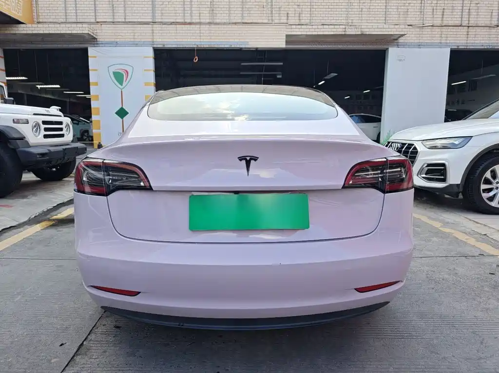 Tesla Model 3 — миниатюра 9