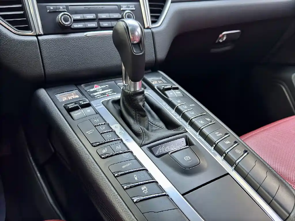Porsche Macan — миниатюра 2