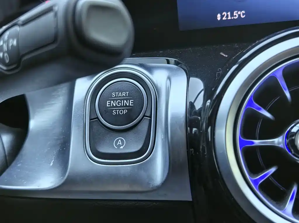 Mercedes-Benz GLB — миниатюра 10