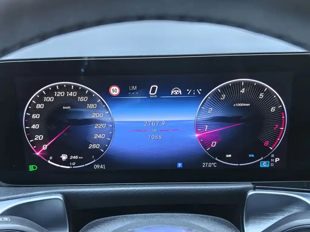 Mercedes-Benz GLB — миниатюра 7
