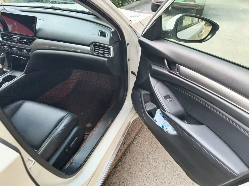 Honda Accord — миниатюра 19