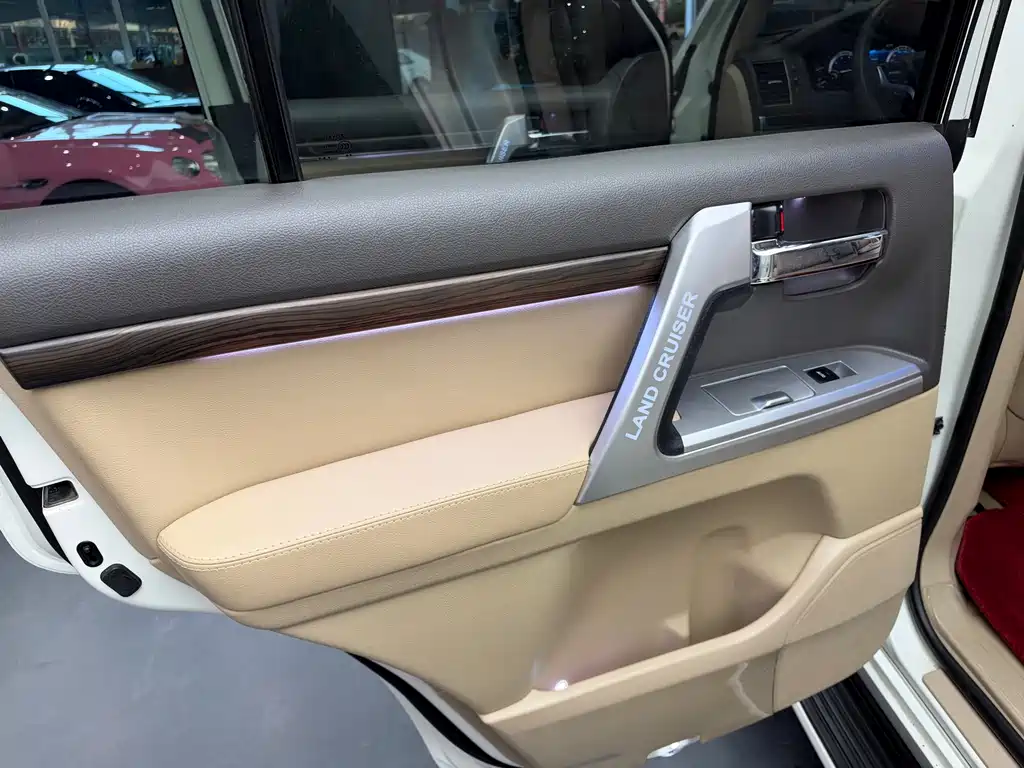 Toyota Land Cruiser — миниатюра 15