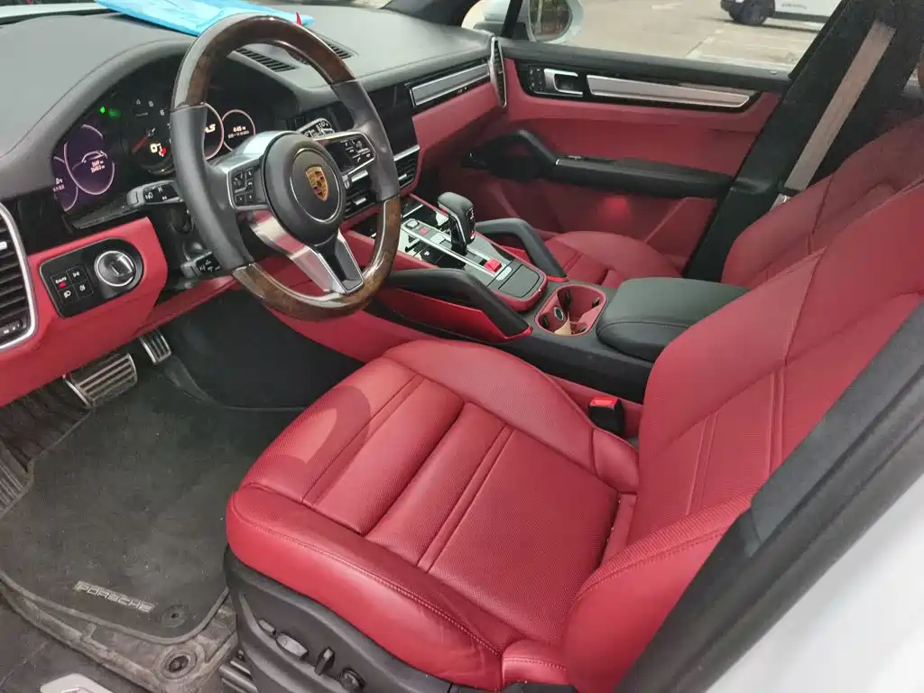 Porsche Cayenne — миниатюра 9