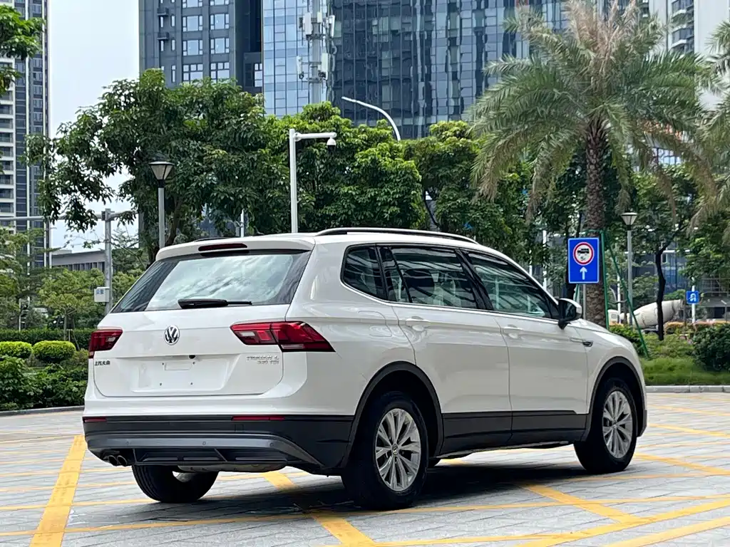 Volkswagen Tiguan L — миниатюра 6