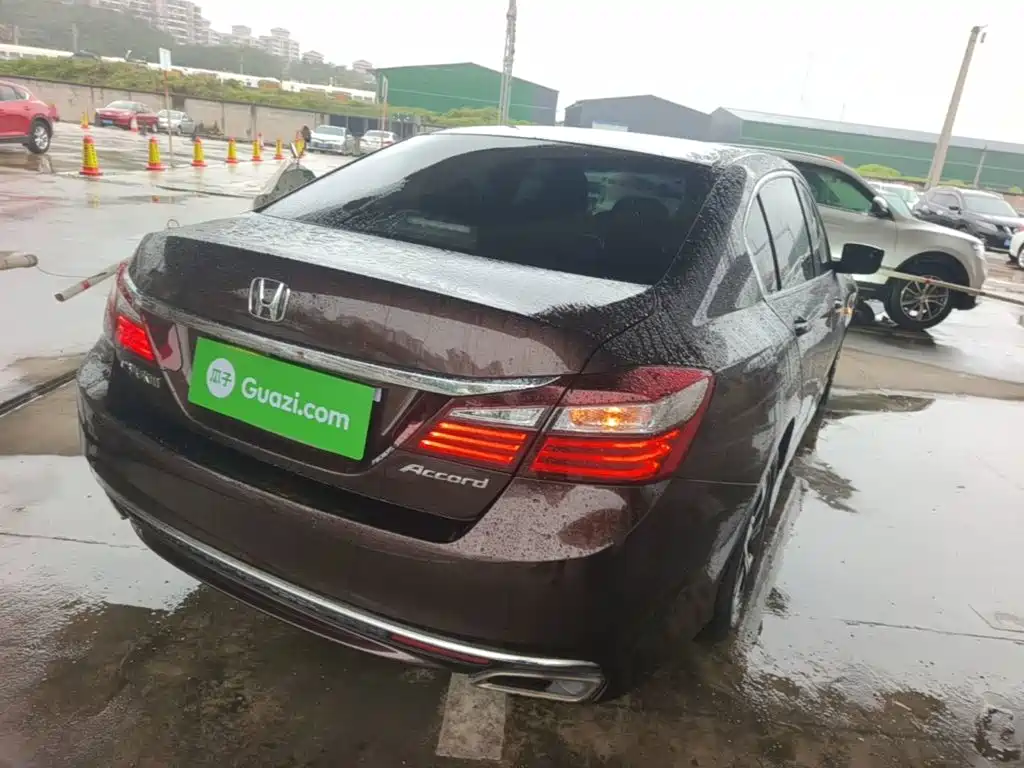 Honda Accord — миниатюра 7