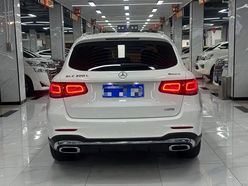MERCEDES-BENZ GLC