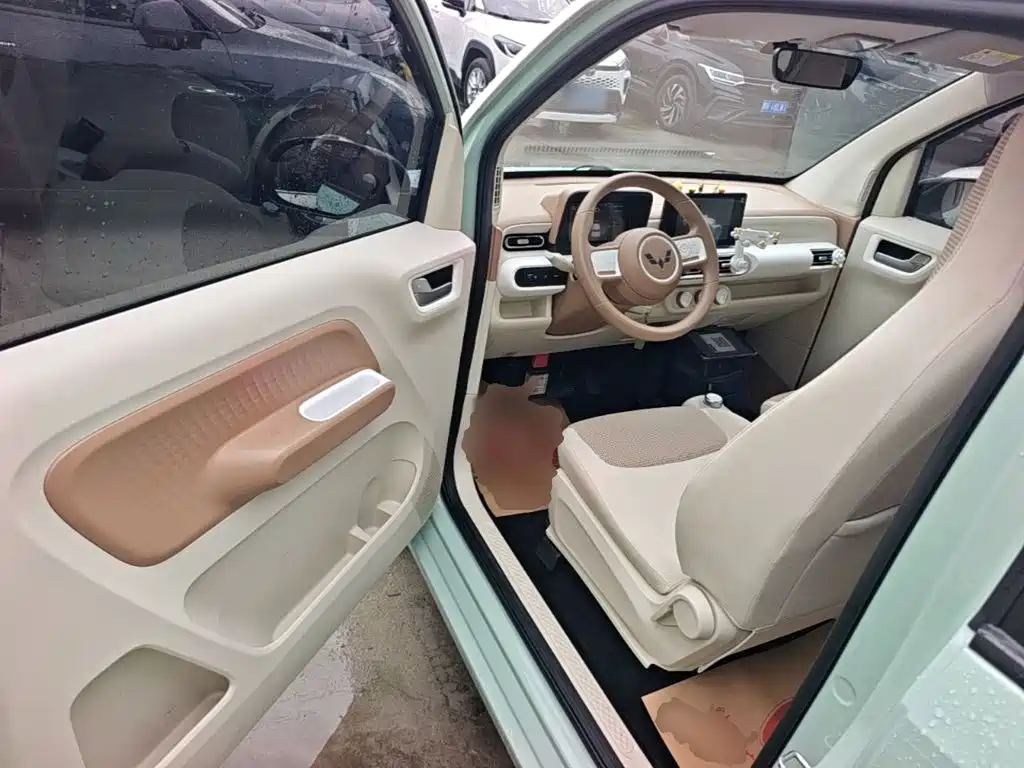 Wuling MINIEV — миниатюра 16
