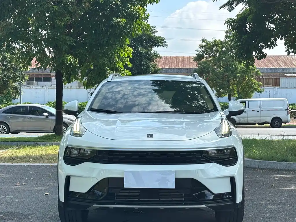 Lynk & Co 01 — миниатюра 2