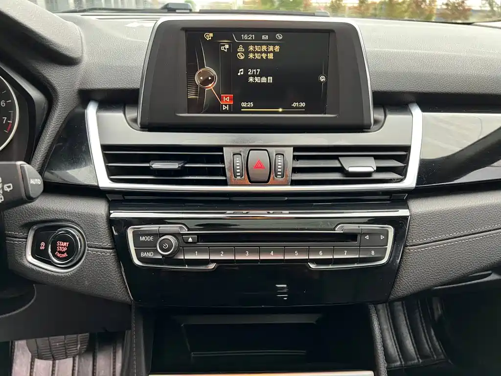 BMW 2 Series Active Tourer — миниатюра 12