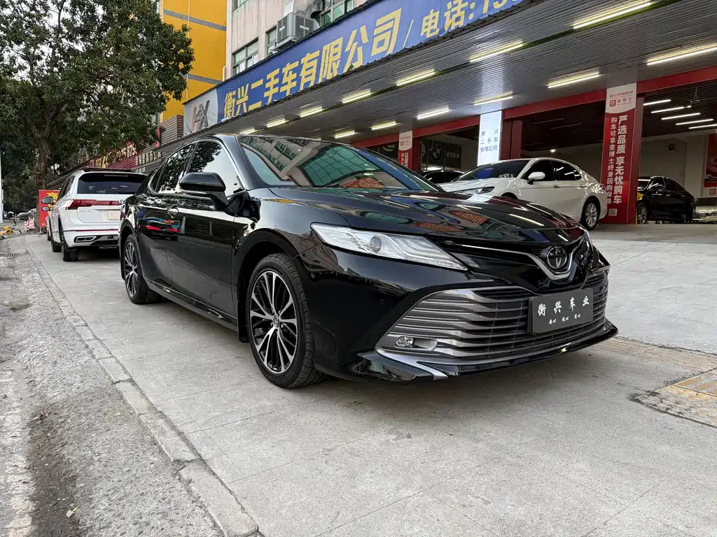 Toyota Camry 2019 2.5G Luxury V