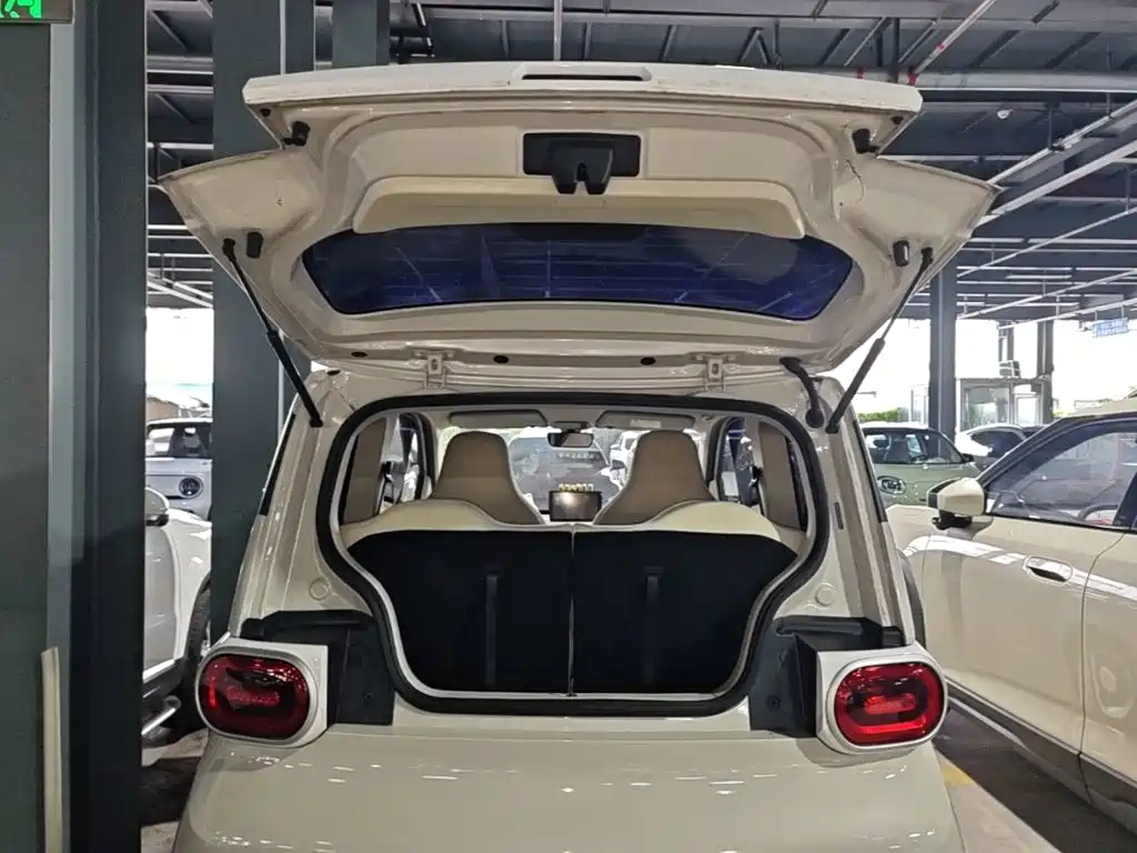 Wuling MINIEV — миниатюра 19