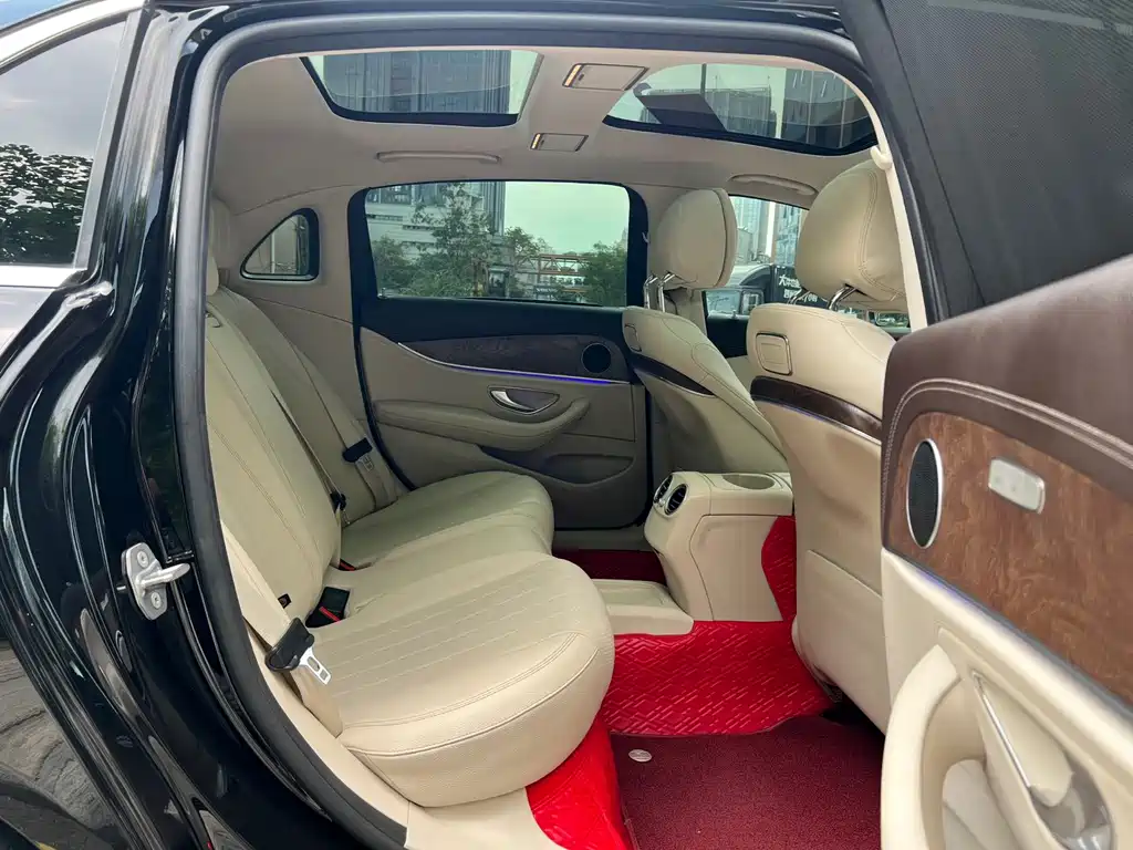 Mercedes-Benz E-Class — миниатюра 16
