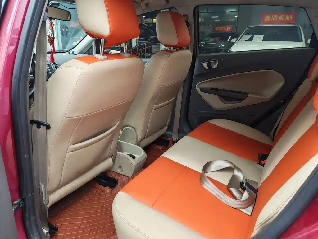 Ford Fiesta Hatchback 1.5L Auto Dynamic Limited Edition, фото 4