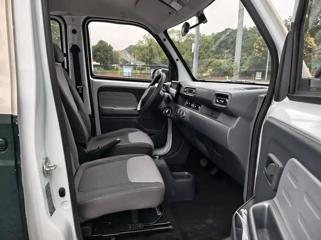 Wuling Zhiguang EV — миниатюра 4