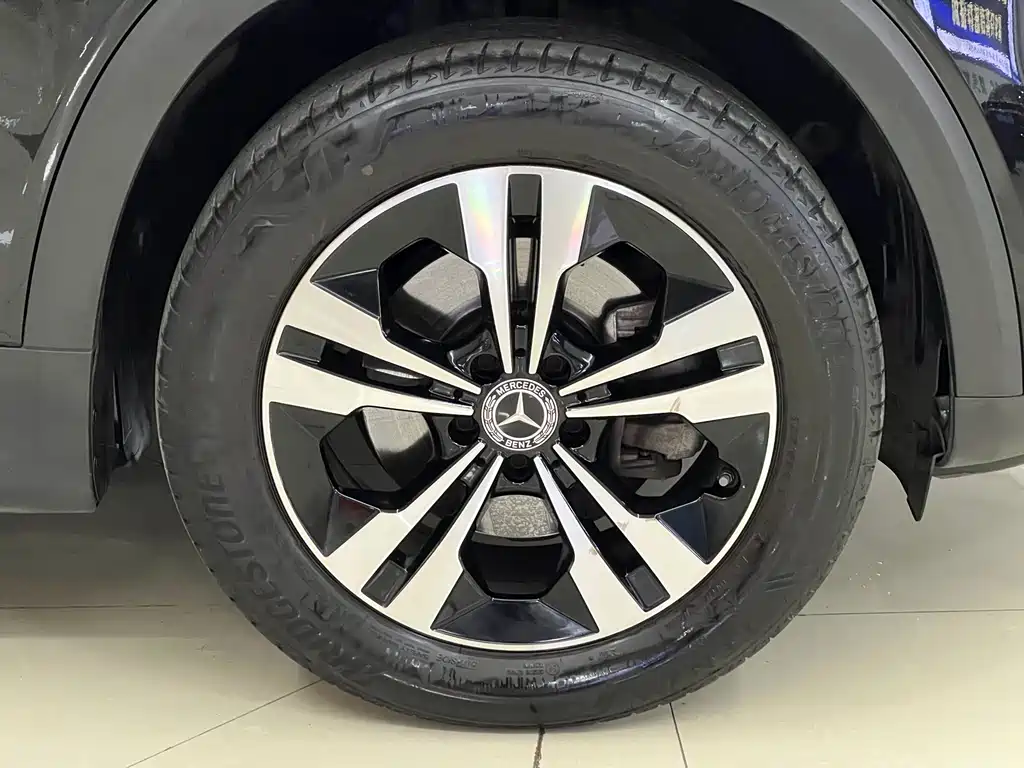 Mercedes-Benz GLB — миниатюра 23